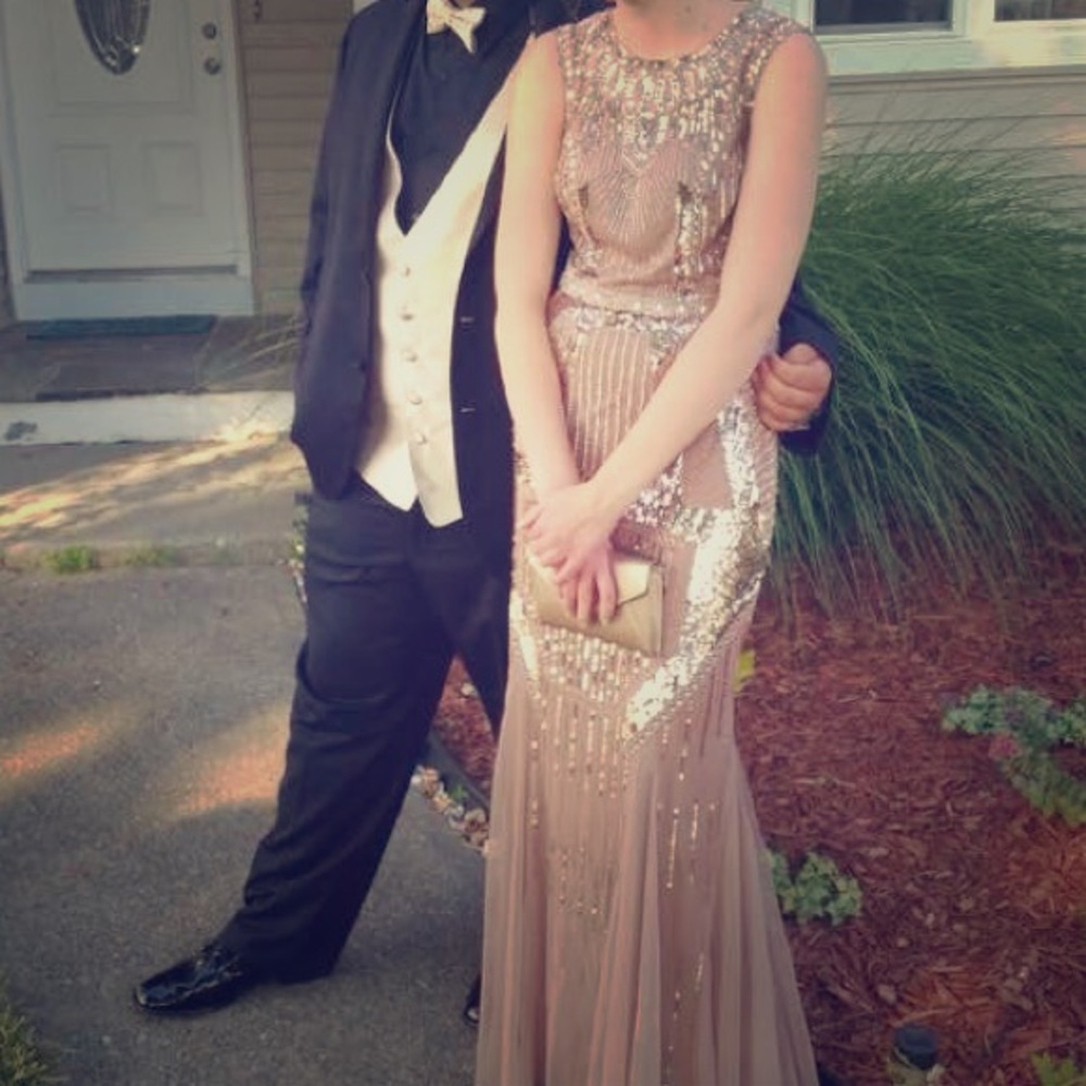 Aidan Mattox prom dress